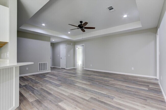 Building Photo - 205 Elysian Hills Dr