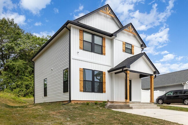 Building Photo - Brand new 3 bed 2.5 bath home in Gastonia