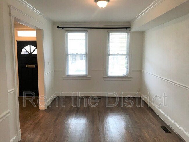 Building Photo - 1512 Trinidad Ave NE