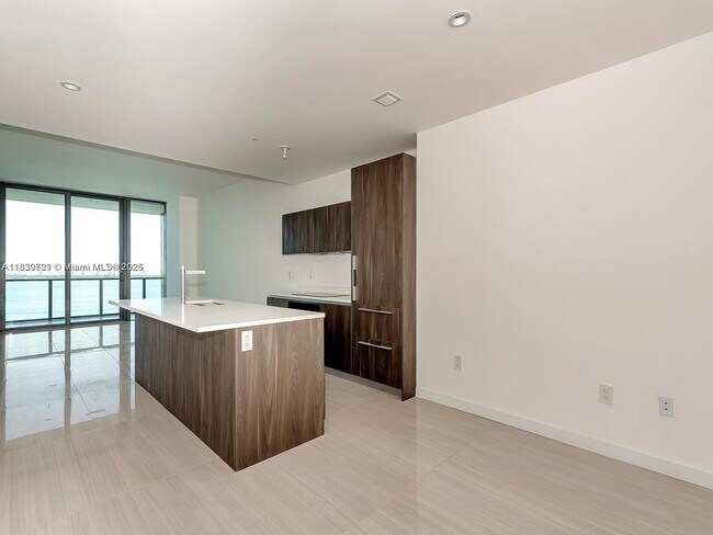Foto del edificio - 480 NE 31st St