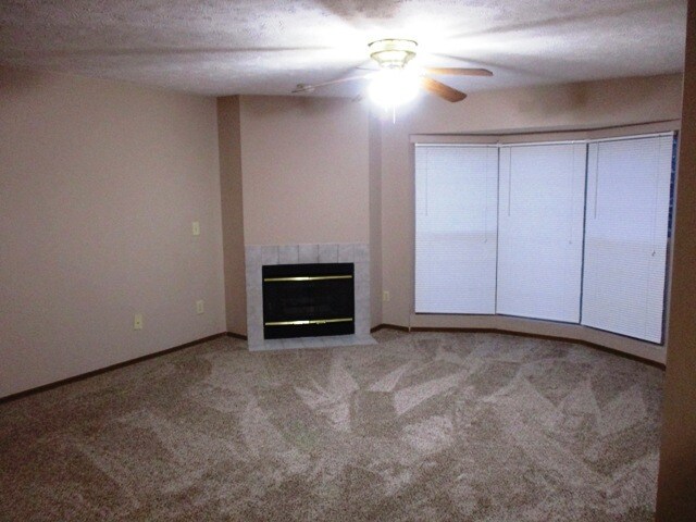 Building Photo - 1802 Rainbow Ave