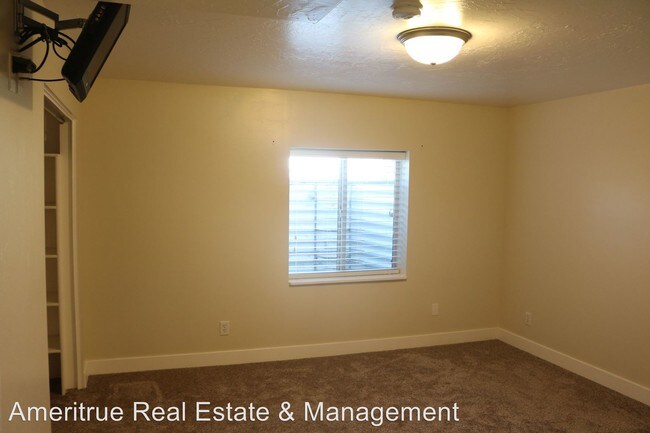 Foto del edificio - 18 S 2000 E