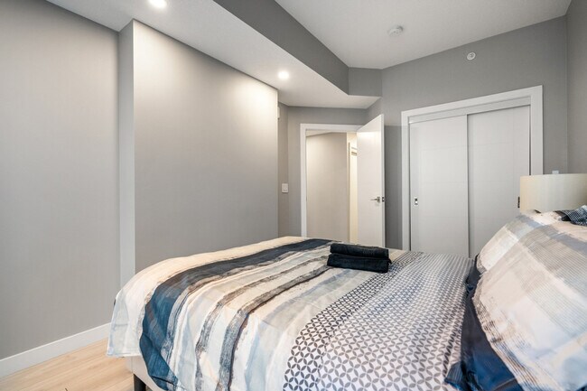 Photo du bâtiment - 10180-10103 103 St NW