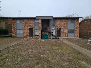 Building Photo - 1305 Indian Trail