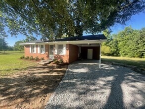 Building Photo - 705 Harris Rd