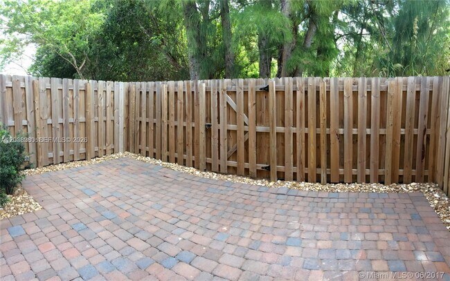 Building Photo - 11725 SW 150th Pl