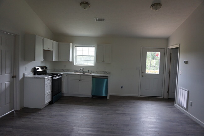 Foto del edificio - 784 Parsonage Rd