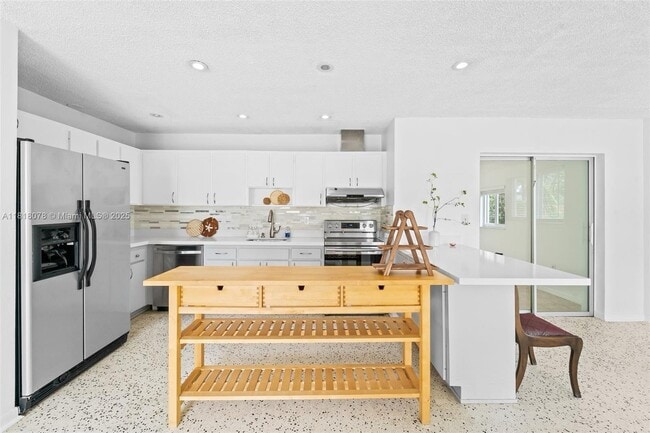Foto del edificio - 5840 SW 42nd Ter