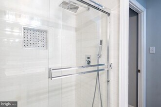 Building Photo - 12211 Braxfield Ct