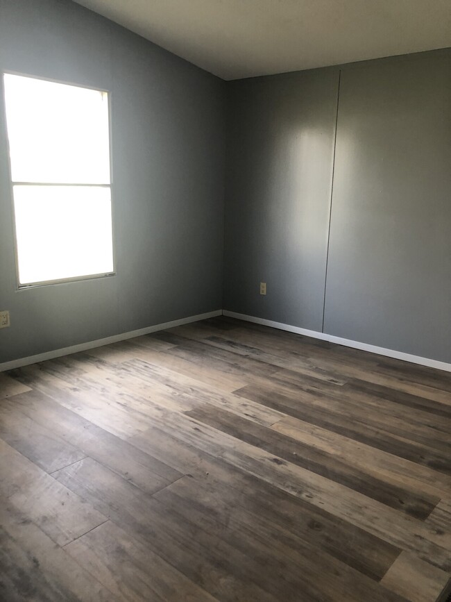 Building Photo - Wendell 1