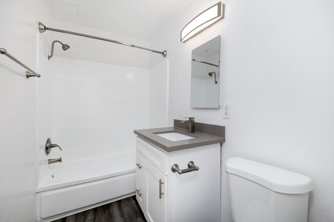 Interior Photo - 1253 Havenhurst Drive
