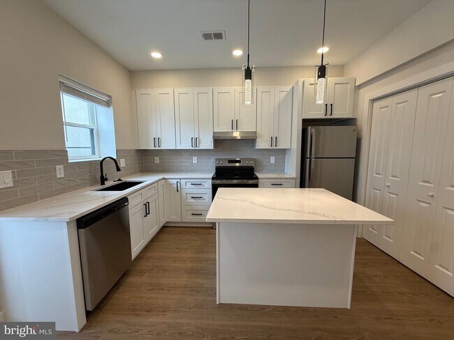 Foto del edificio - 821 4th St NE
