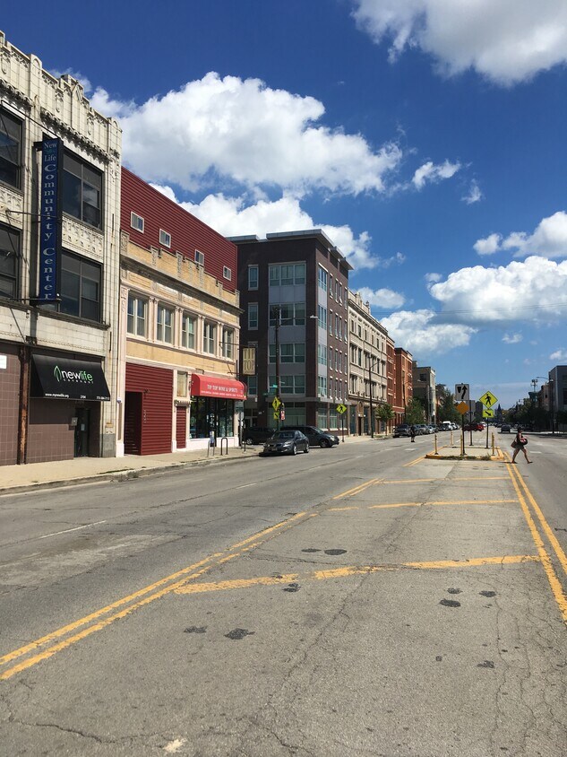 Primary Photo - 2714 W North Ave