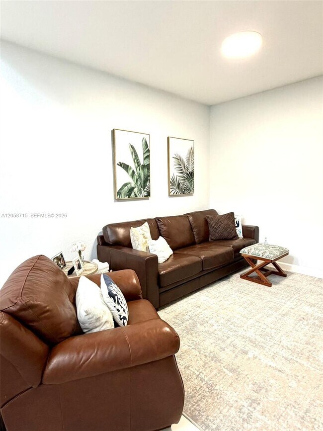 Foto del edificio - 10780 NW 74th St