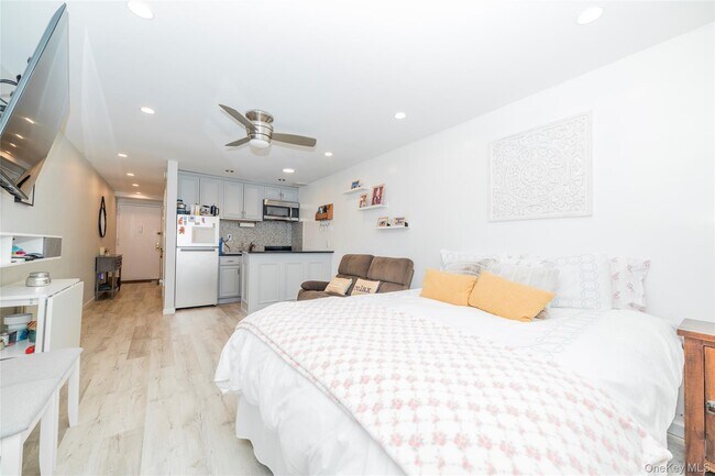 Foto del edificio - 2261 Palmer Ave