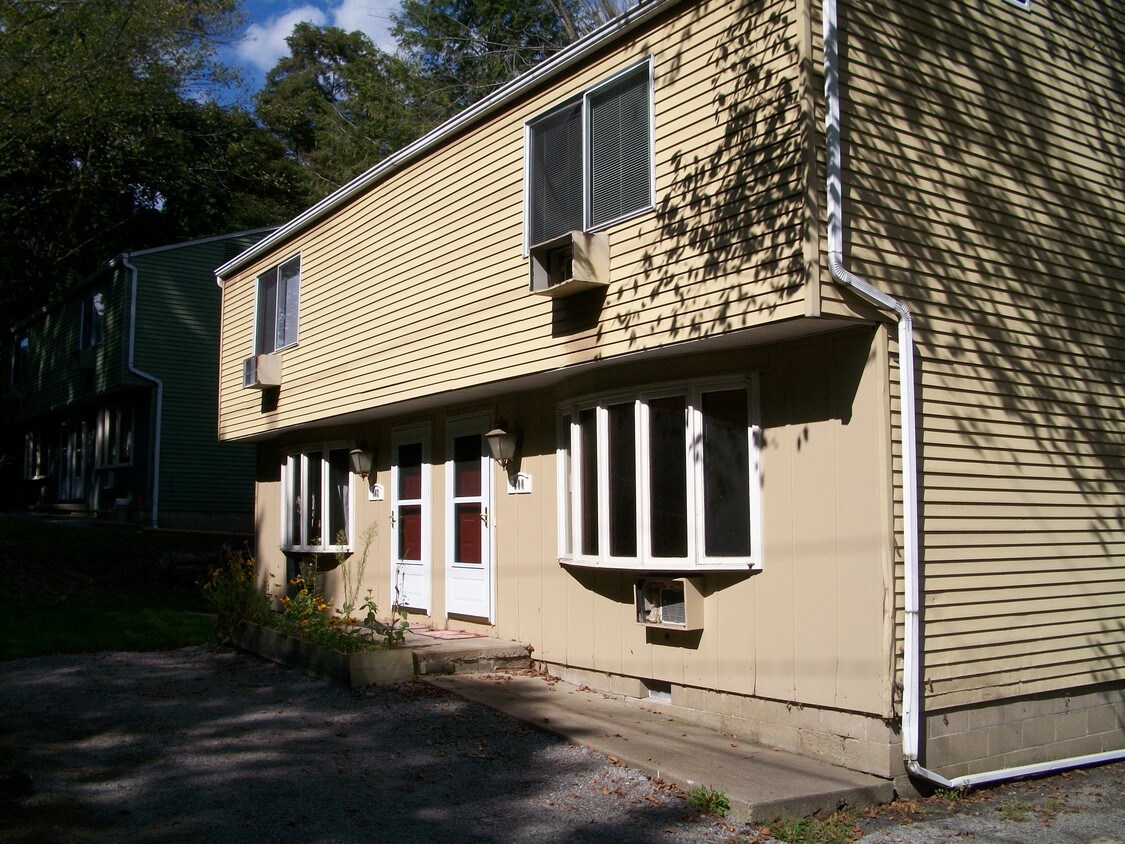 502 Mercer Rd, Butler, PA 16001 Townhome Rentals in Butler PA