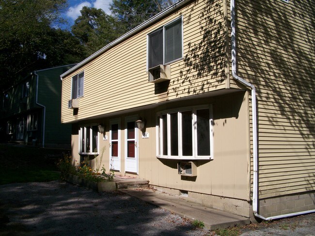 502 Mercer Road Butler Pa. Nos gustan los inquilinos felices. - 502 Mercer Rd