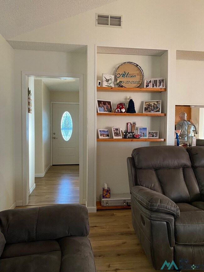 Foto del edificio - 2109 Country Meadows Dr