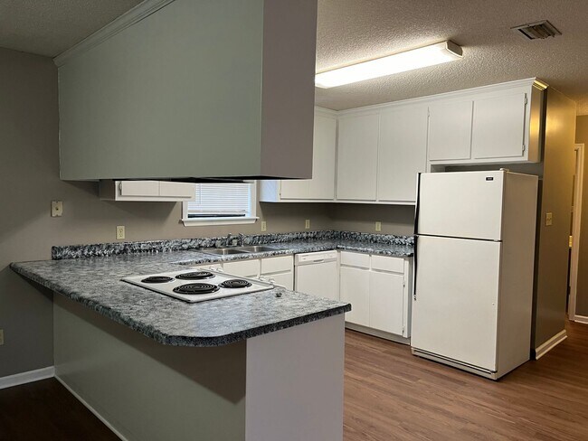 Foto del edificio - 6107 Vinnie Dr