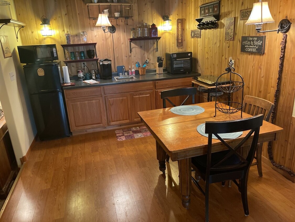 Primary Photo - Studio Apartment