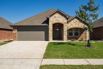 Building Photo - 908 Tippit Ln