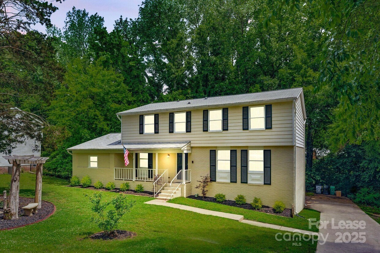 Primary Photo - 7016 Wannamaker Ln