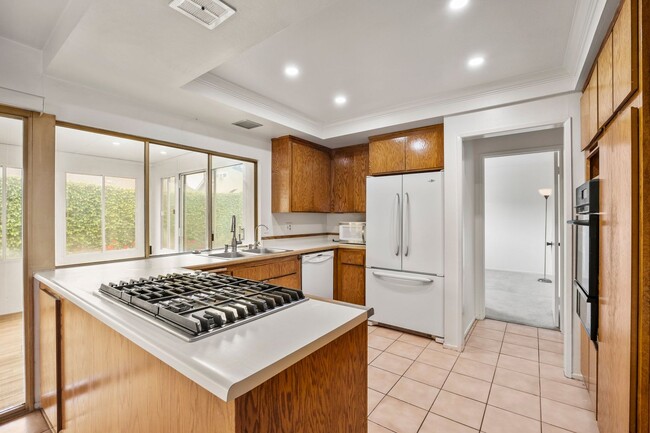 Building Photo - 3-Bed, 2-Bath Single-Family Residence With...