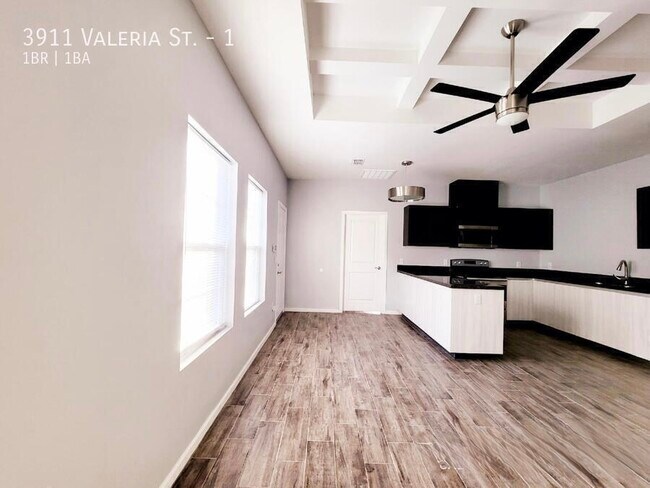 Foto del edificio - 3911 Valeria St