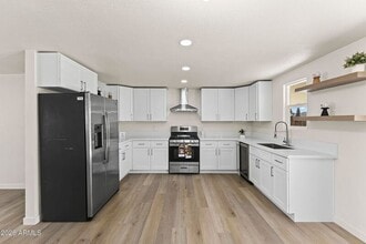 Building Photo - 3763 E Evans Dr