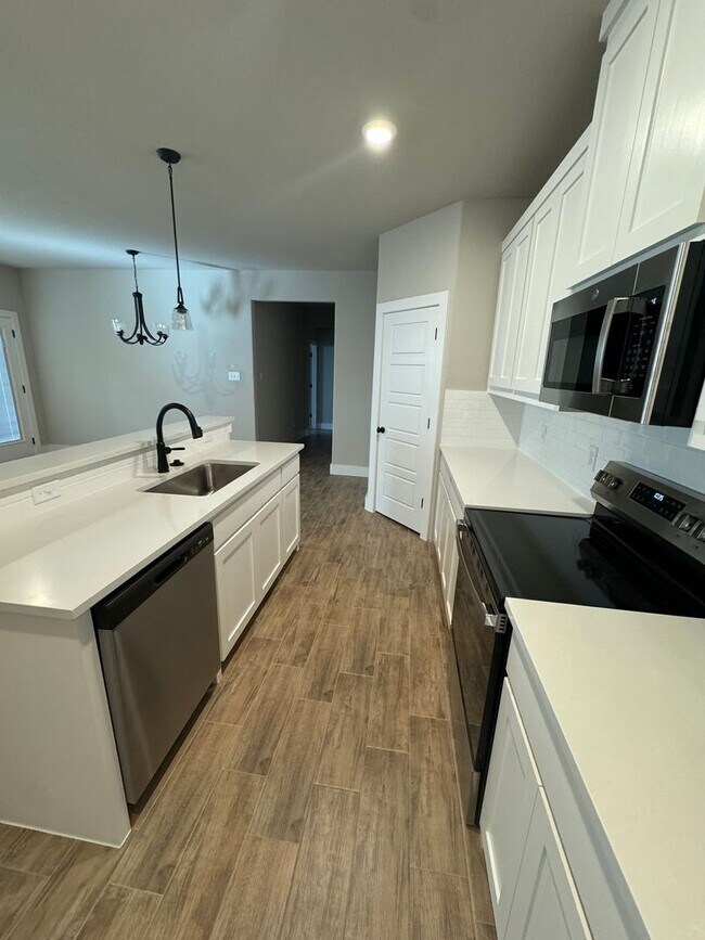 Foto del edificio - 3/2/2 - FIREPLACE - MUDROOM - GODLEY ISD