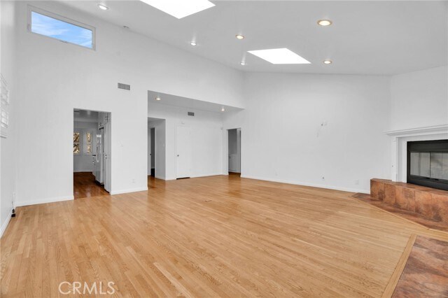 Foto del edificio - 4114 Artesia Blvd