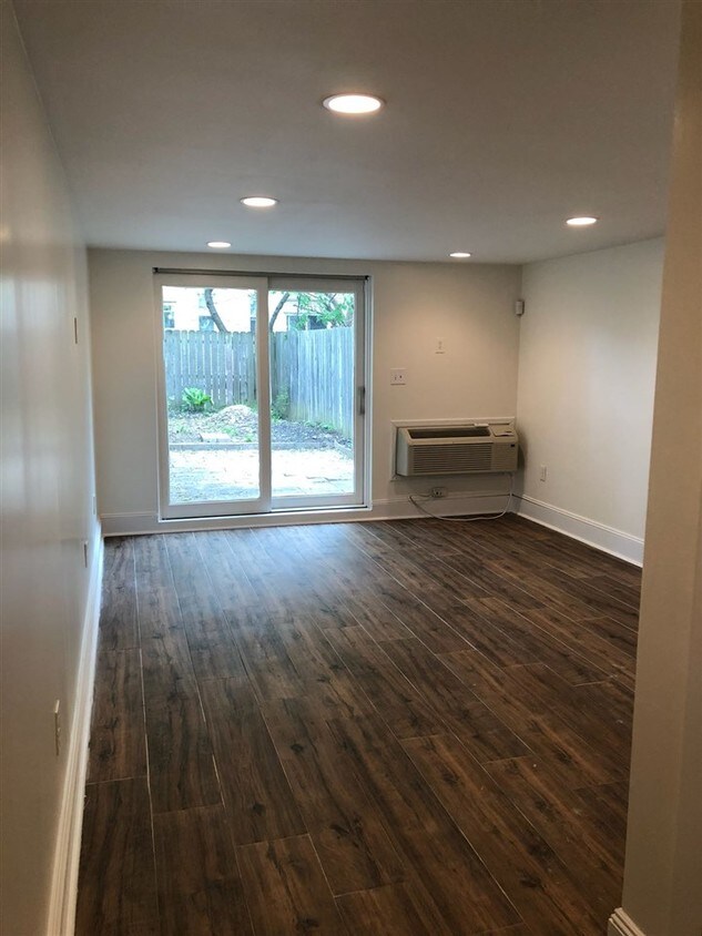 Foto principal - 21 Zabriskie St