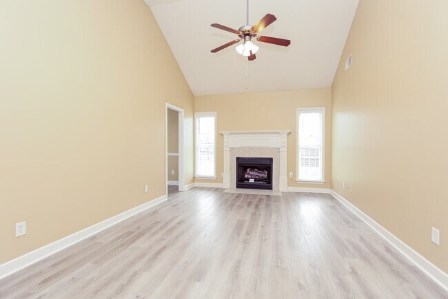 Building Photo - 119 Howard Woody Dr