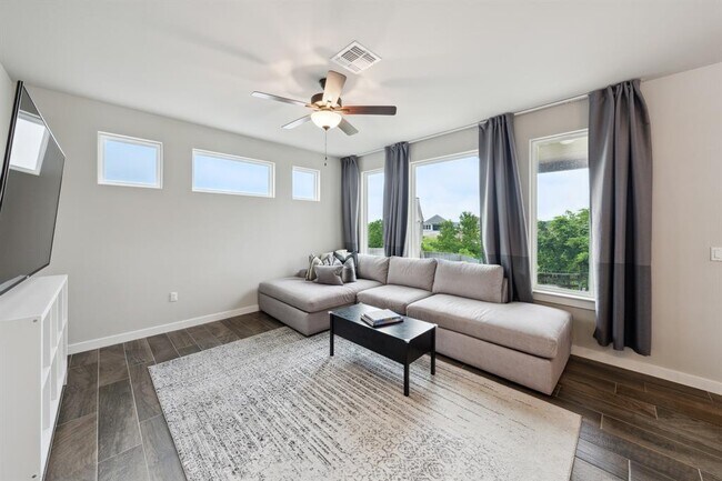 Building Photo - 9800 Evening Canopy Dr