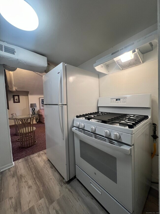 Foto del edificio - 466 Derby Ave