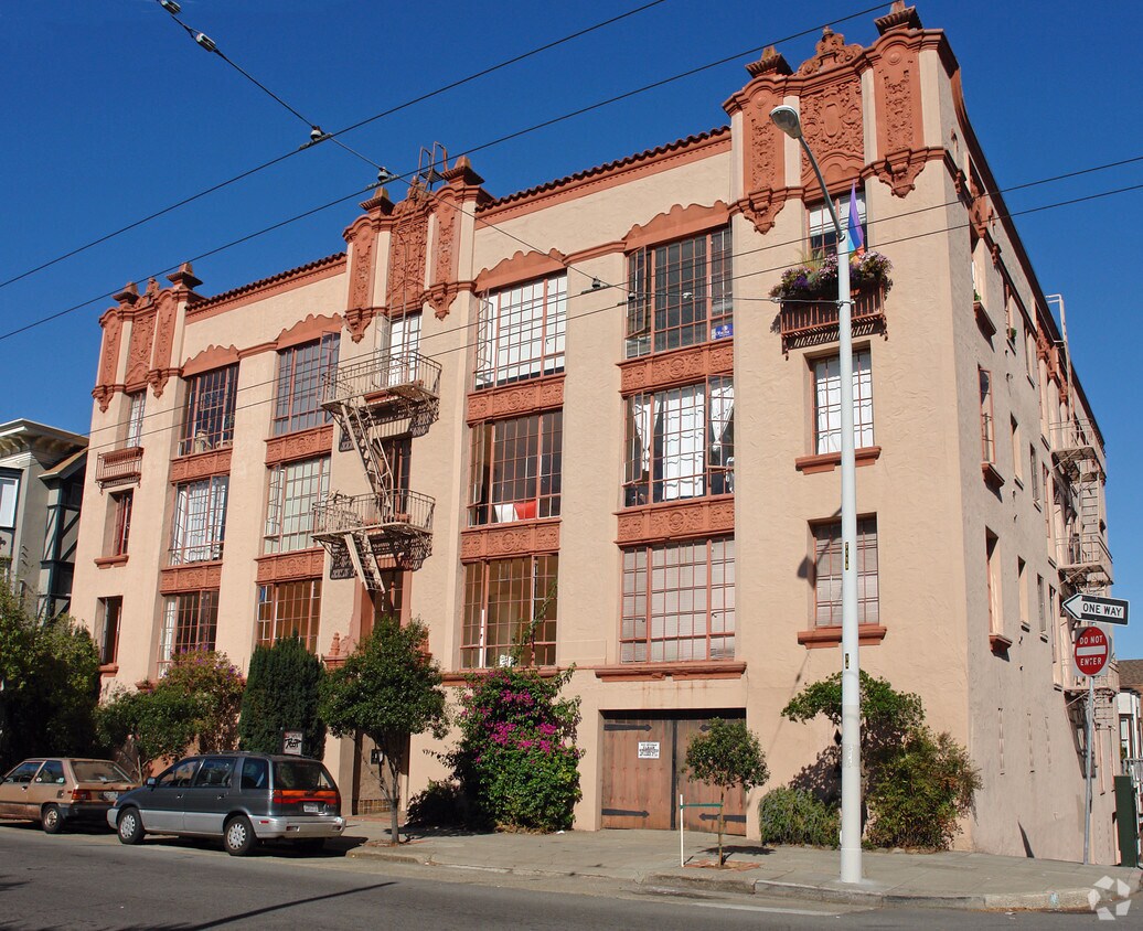 130 Frederick St - Granada Apartments