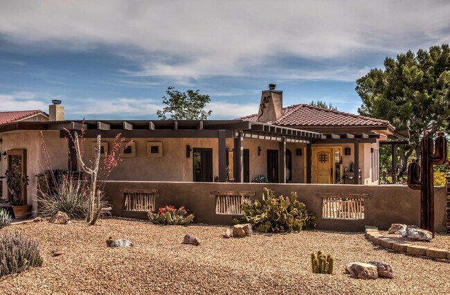 Building Photo - 28039 Fairacres Ln