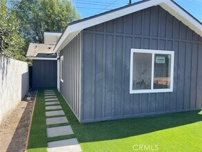 Building Photo - 5834 Fallbrook Ave