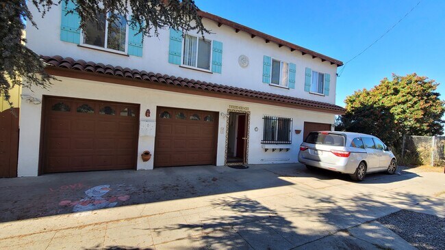 Front View - 4294 3rd Ave