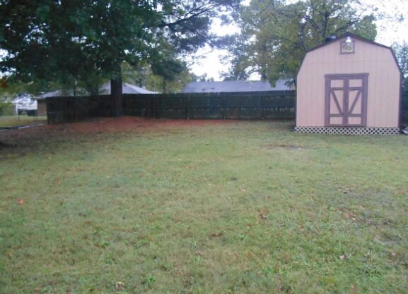 Foto del edificio - 1704 Loring Ln