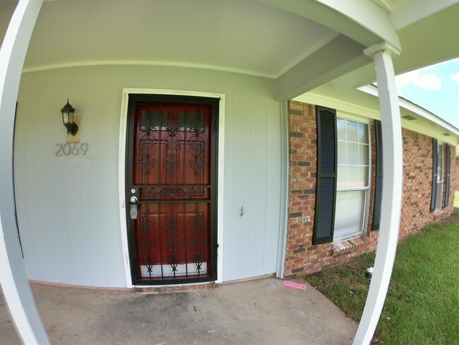 Building Photo - 2069 Scanlon Dr