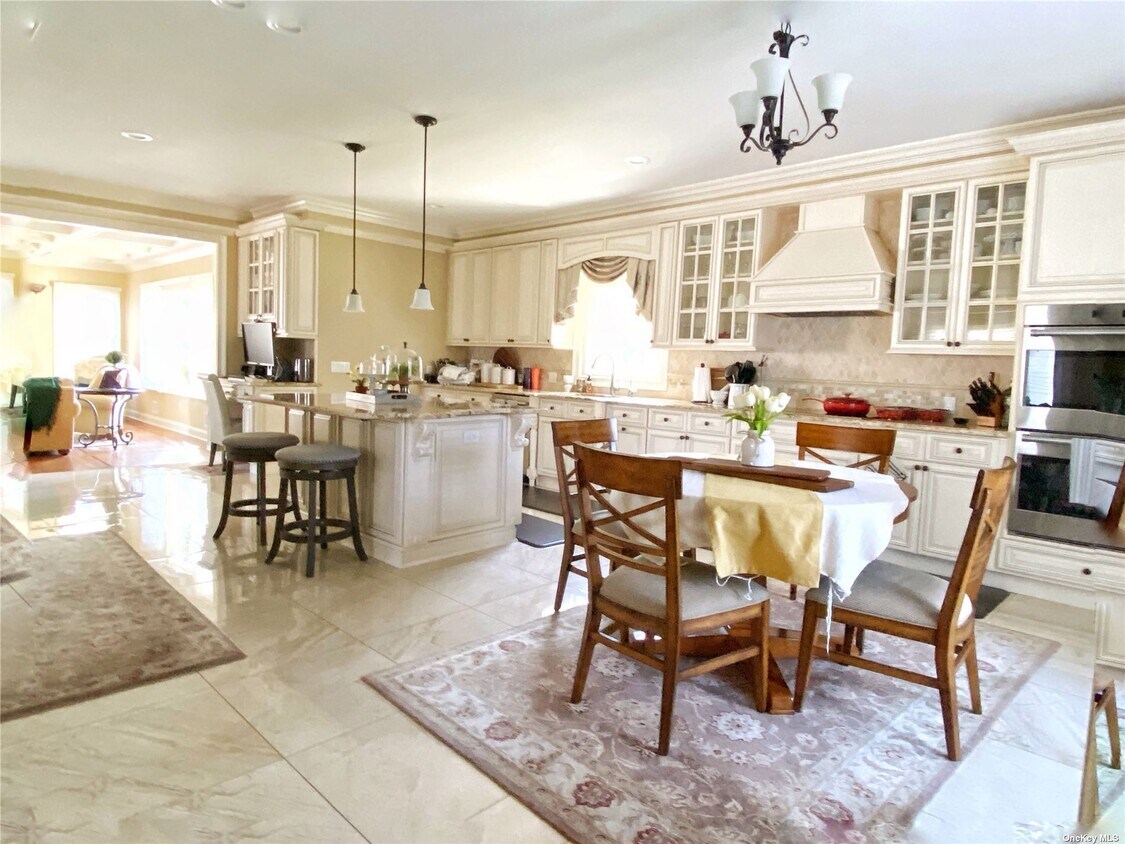 11 Sagamore Way S Unit 1, Jericho, NY 11753 Apartments in Jericho, NY