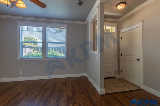 Building Photo - Updated 2-Story, 3 Bedroom 2.5 Bath Single...