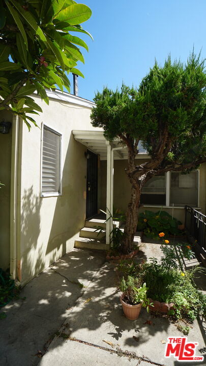 Foto del edificio - 1834 Sawtelle Blvd