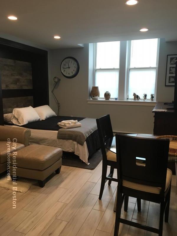 Building Photo - 4 Greenway Ct