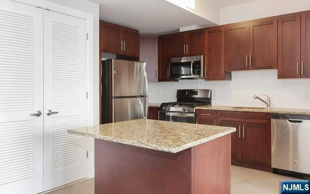 Foto del edificio - 555 10th St