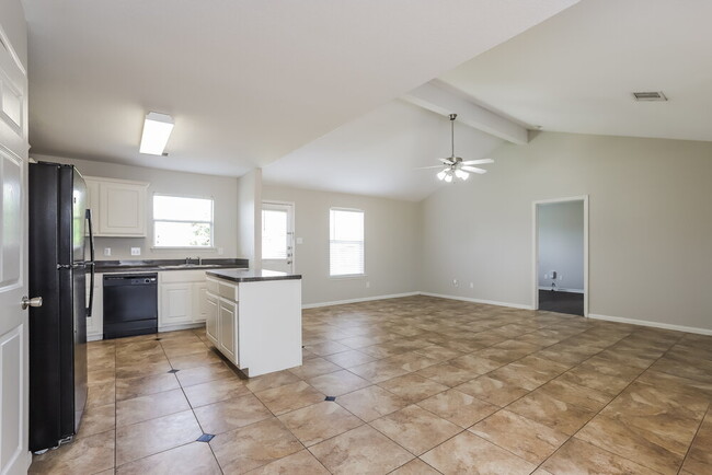 Foto del edificio - 4010 Cozy Trail Ct