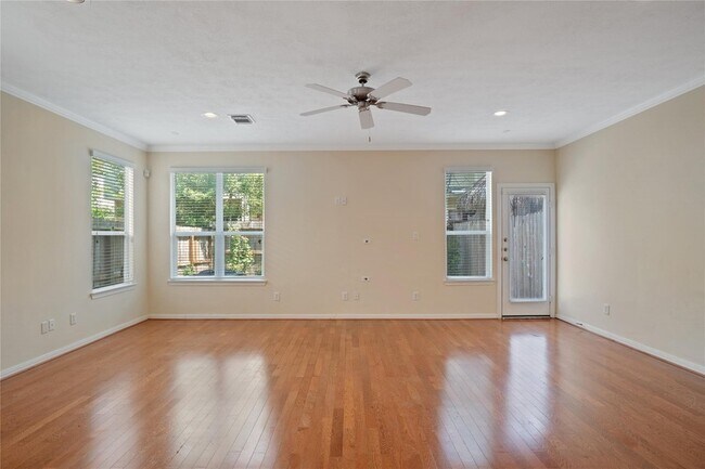 Foto del edificio - 5420 Petty St