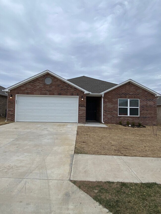 Building Photo - *PRE-LEASING*  Three Bedroom | Two Bath Ho...