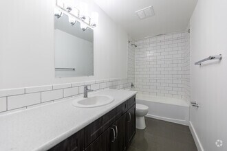 2BR, 1BA - 954SF - Bathroom - 285 Erb Street W
